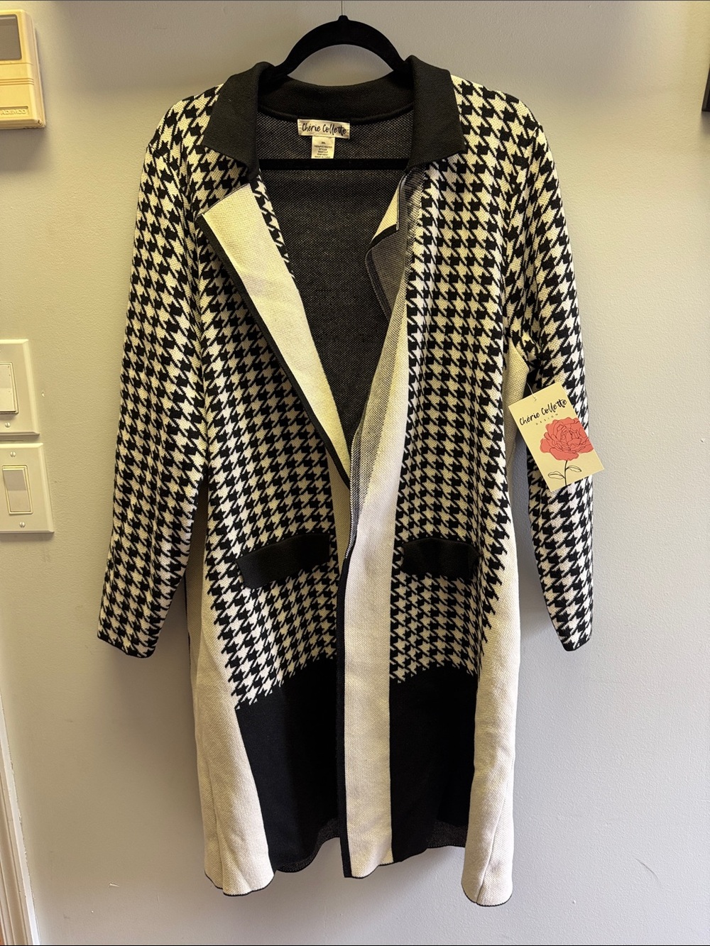 Colorblock Cardigan Black & White Size 2XL